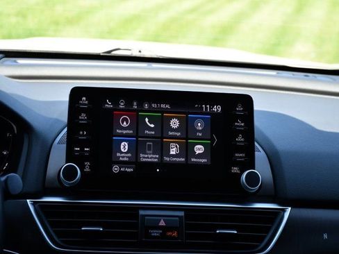 Used 2018 Honda Accord Touring image 28