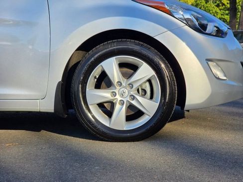Used 2013 Hyundai Elantra GLS w/ Preferred Pkg image 39