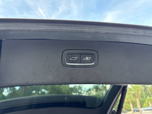 Used 2018 Volvo XC90 T5 Momentum w/ Convenience Package FWD image 27