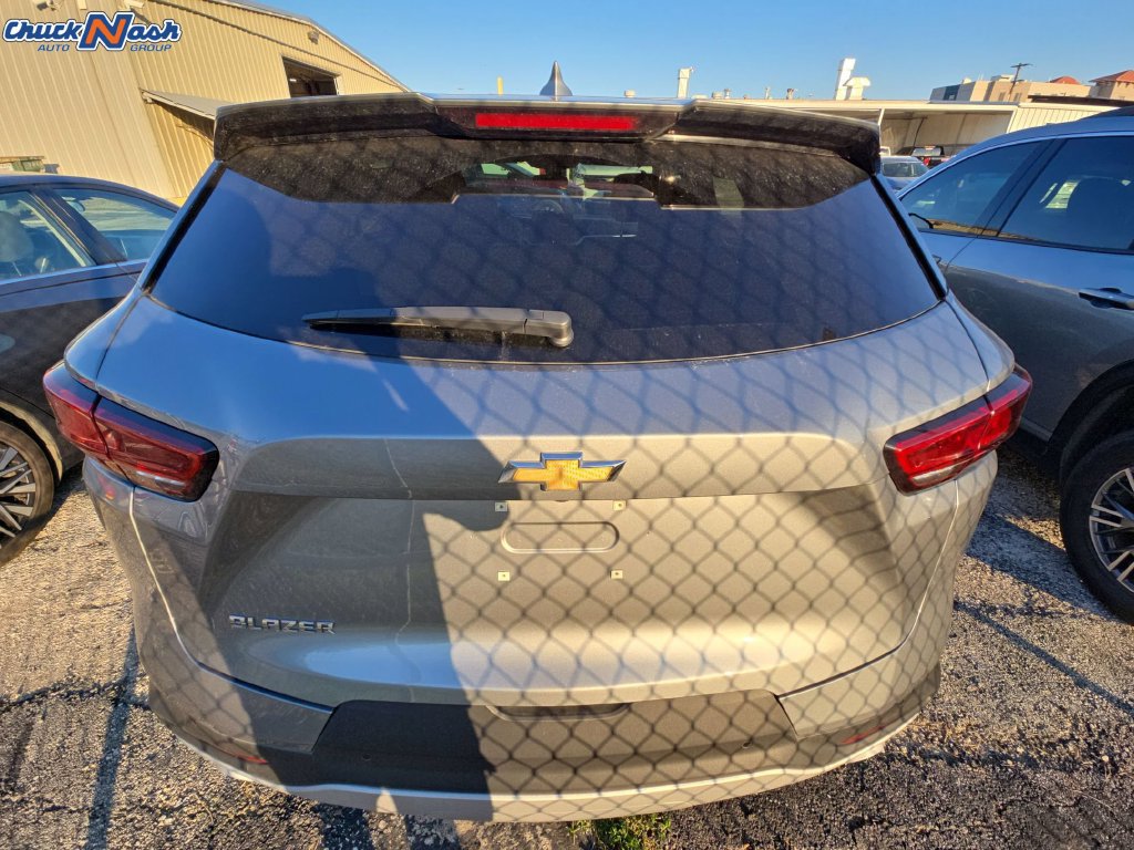 Used 2026 Chevrolet Blazer LT FWD image 5