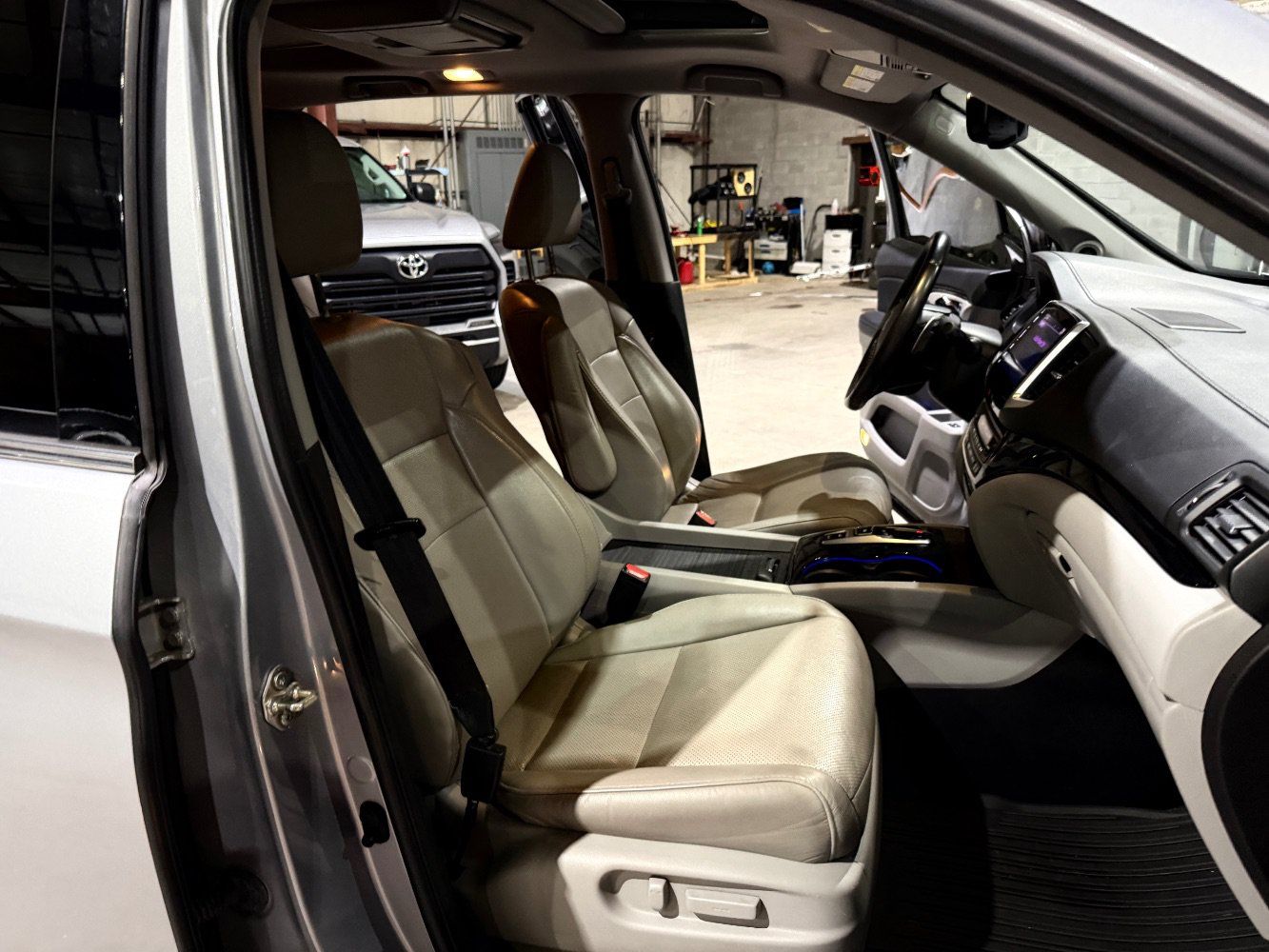 Used 2018 Honda Pilot Elite image 27