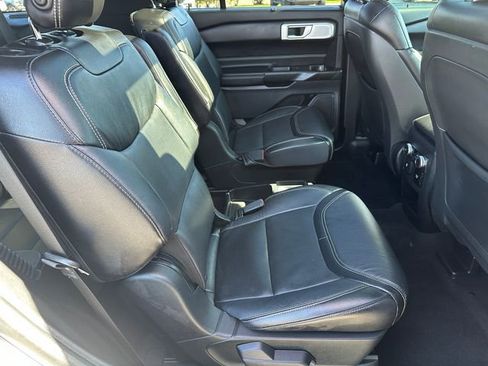 Used 2020 Ford Explorer ST w/ ST Street Pack image 11