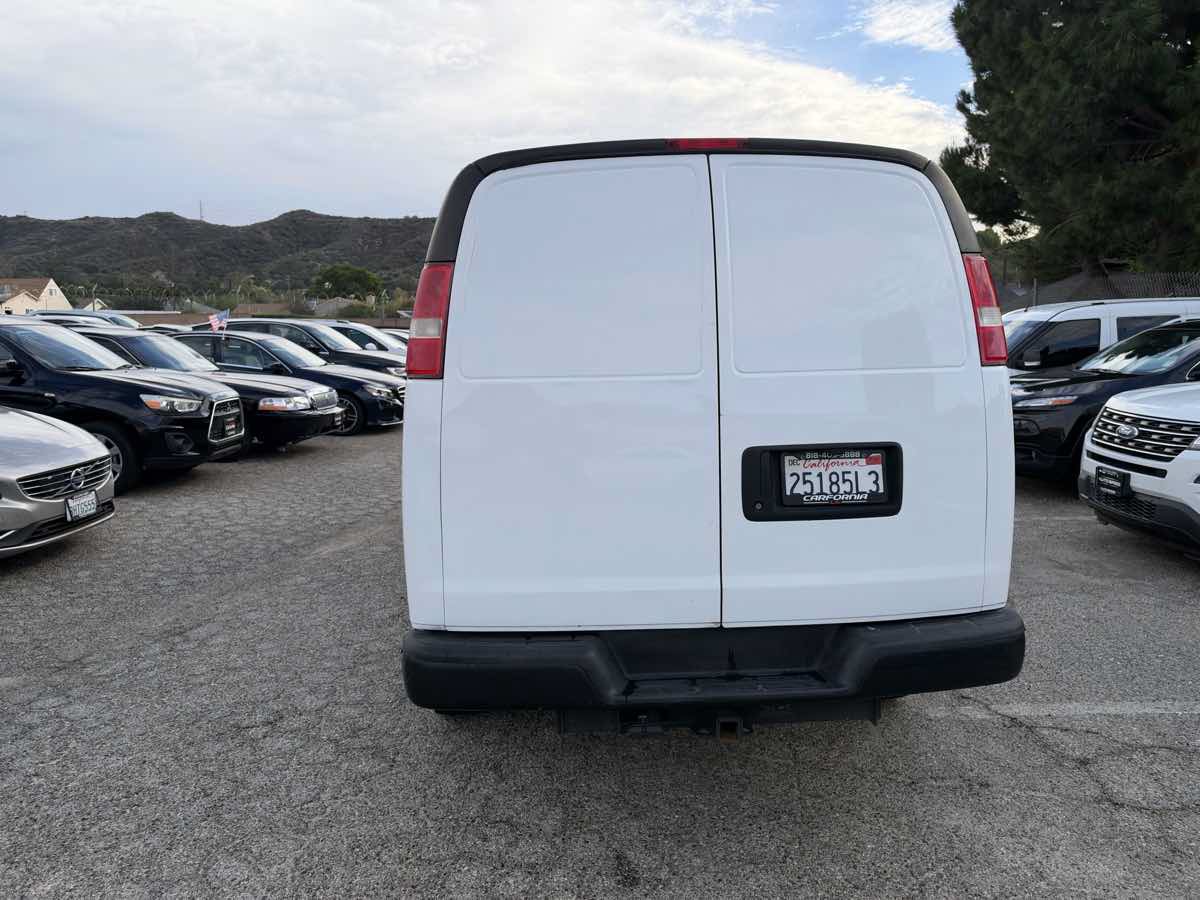 Used 2017 Chevrolet Express 2500 RWD image 5