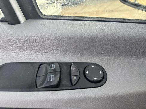 Used 2013 Mercedes-Benz Sprinter 2500 image 14