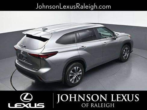 Used 2026 Toyota Highlander XLE image 27