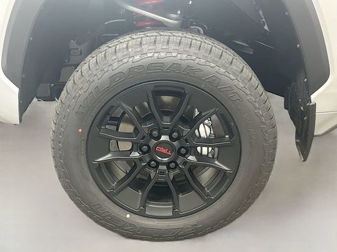 New 2026 Toyota Tundra Limited AWD/4WD image 9