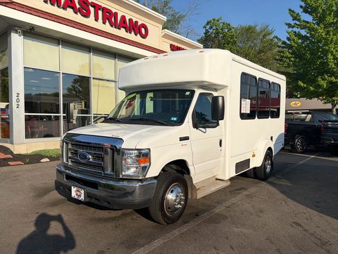 Used 2017 Ford E-350 and Econoline 350 Super Duty w/ Shuttle Bus Prep Package RWD image 2
