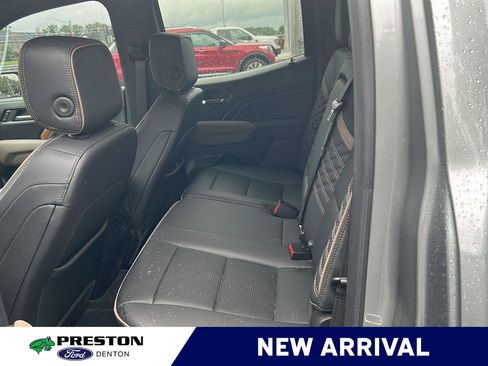 Used 2024 GMC Canyon Denali AWD/4WD image 14