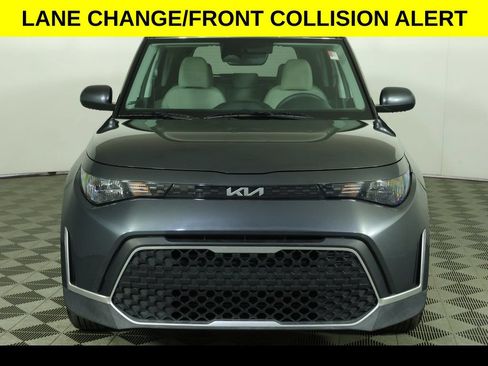 Used 2025 Kia Soul LX FWD image 4