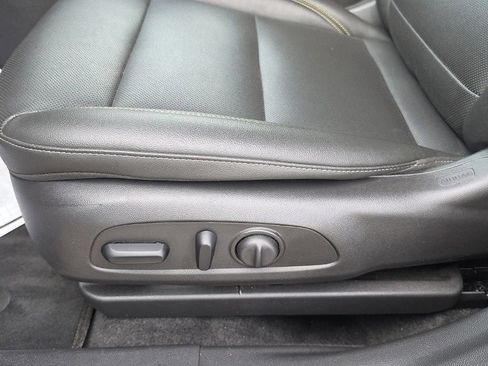 Used 2025 Chevrolet Trax ACTIV FWD image 40