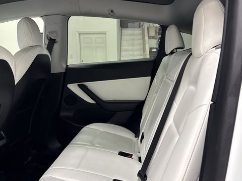 Used 2021 Tesla Model Y Performance image 13