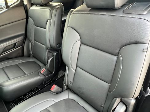 Used 2021 GMC Acadia SLT w/ Technology Package AWD/4WD image 14