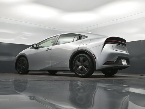 Used 2024 Toyota Prius LE FWD image 40