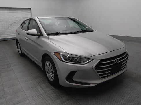 Used 2017 Hyundai Elantra SE image 13