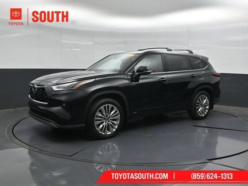 Used 2023 Toyota Highlander Platinum AWD/4WD image 6
