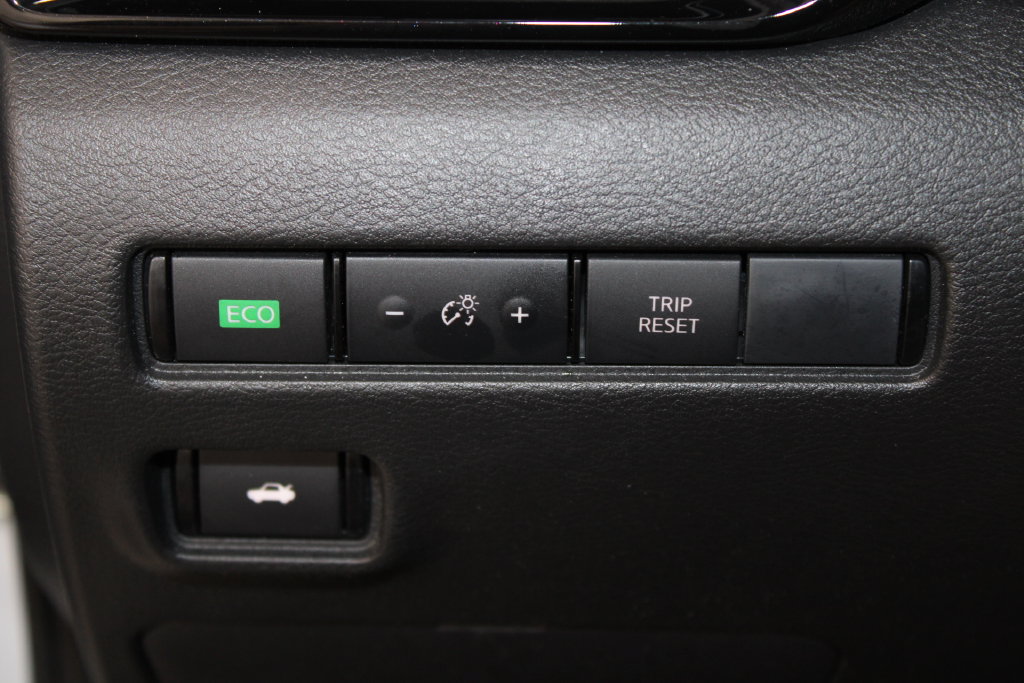Used 2025 Nissan Sentra SV FWD image 37
