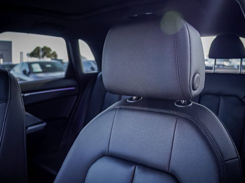 Certified 2025 Audi Q3 2.0T Premium Plus w/ Premium Plus Package image 11