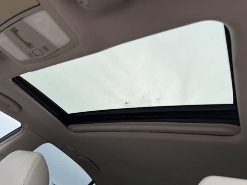 Used 2011 INFINITI G37 Journey w/ Premium Pkg image 23