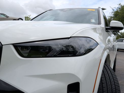 Certified 2025 BMW X5 xDrive40i w/ M Sport Package AWD/4WD image 3