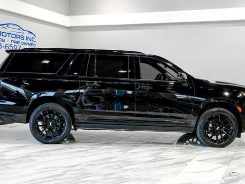 Used 2022 Cadillac Escalade ESV Sport Platinum w/ Heavy-Duty Trailer Package AWD/4WD image 11