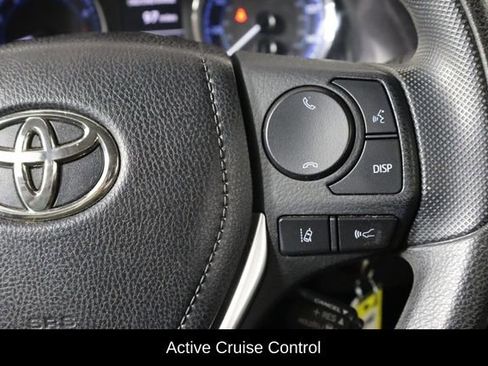 Used 2018 Toyota Corolla LE FWD image 10