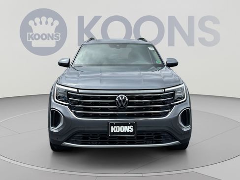 Used 2024 Volkswagen Atlas SE AWD/4WD image 4
