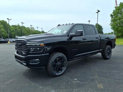 New 2026 RAM 2500 Laramie AWD/4WD image 3