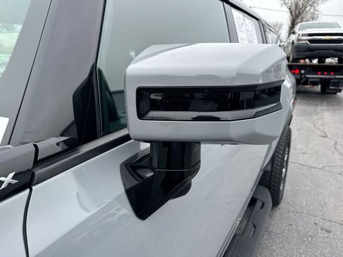 Used 2025 GMC Hummer EV 3X w/ LPO, Sport Package AWD/4WD image 11
