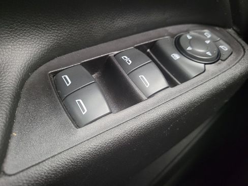 Used 2019 Chevrolet Equinox LT FWD image 27