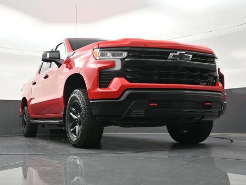 Used 2024 Chevrolet Silverado 1500 LT Trail Boss w/ LT Trail Boss Premium Package AWD/4WD image 30