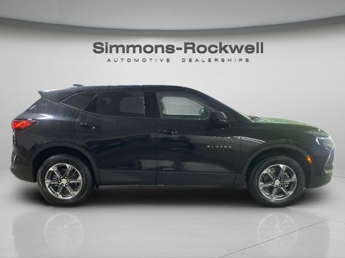 Used 2025 Chevrolet Blazer LT AWD/4WD image 6