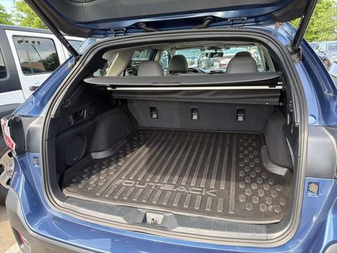 Used 2022 Subaru Outback Limited AWD/4WD image 6