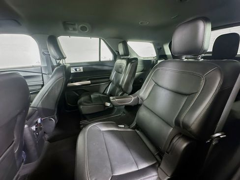 Used 2022 Ford Explorer Limited image 15