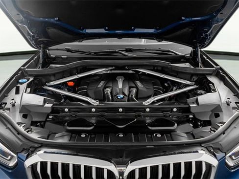 Used 2019 BMW X5 xDrive50i w/ M Sport Package image 52