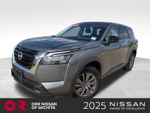Used 2025 Nissan Pathfinder S AWD/4WD image 1