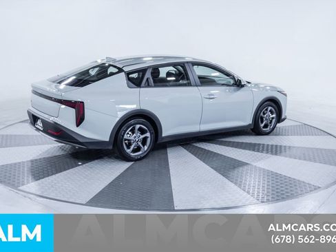 Used 2025 Kia K4 LXS image 10