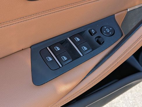 Used 2022 BMW 530i w/ Premium Package RWD image 14