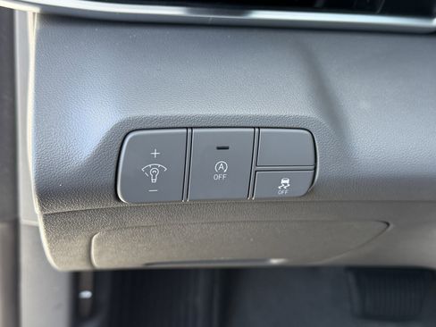 Used 2025 Hyundai Elantra SE FWD image 22