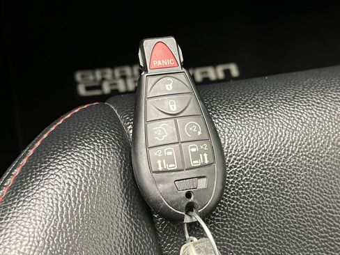 Used 2016 Dodge Grand Caravan R/T image 21