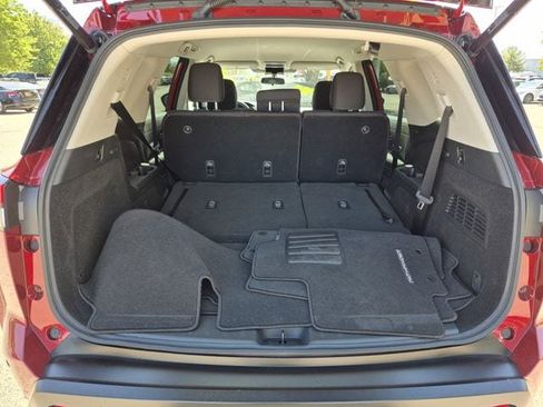 Certified 2026 Nissan Pathfinder SV FWD image 8