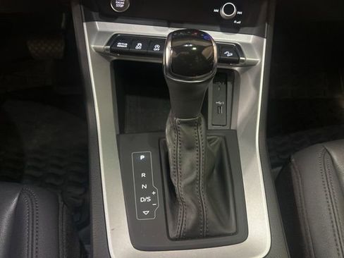 Used 2020 Audi Q3 2.0T Premium w/ Convenience Package AWD/4WD image 17