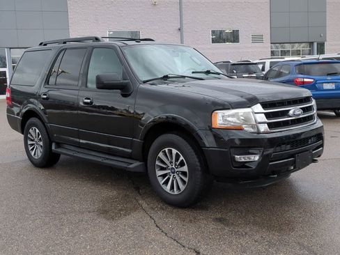 Used 2017 Ford Expedition XLT AWD/4WD image 2