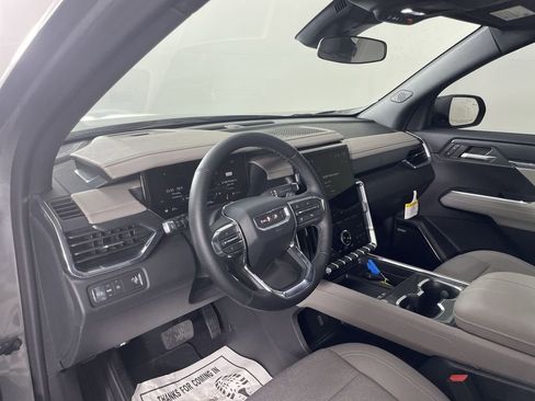 New 2025 GMC Acadia Elevation image 10