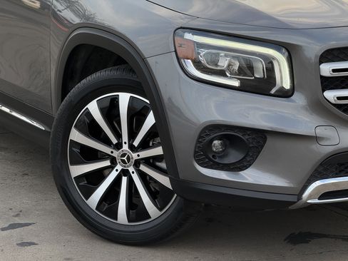 Used 2021 Mercedes-Benz GLB 250 w/ Premium Package image 9