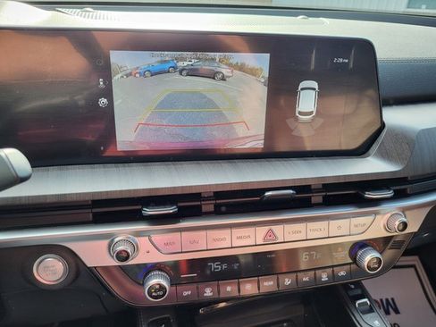 Used 2023 Kia Telluride EX w/ EX Captain's Chair Package image 22