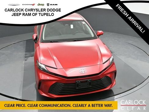 Used 2025 Toyota Camry LE w/ Convenience Package FWD image 34