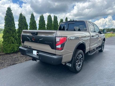 Used 2024 Nissan Titan PRO-4X w/ Pro-4x Convenience Package AWD/4WD image 7