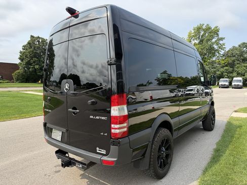 Used 2016 Freightliner Sprinter 2500 AWD/4WD image 19