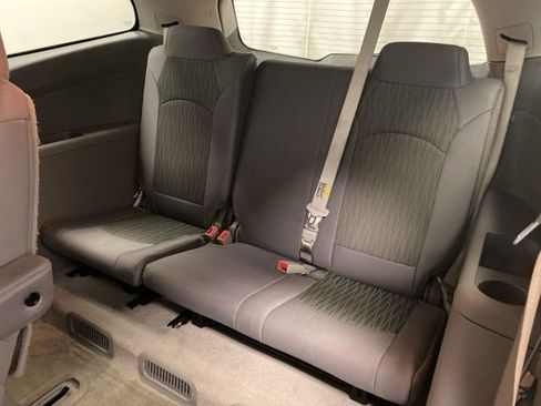 Used 2017 Chevrolet Traverse LT image 19