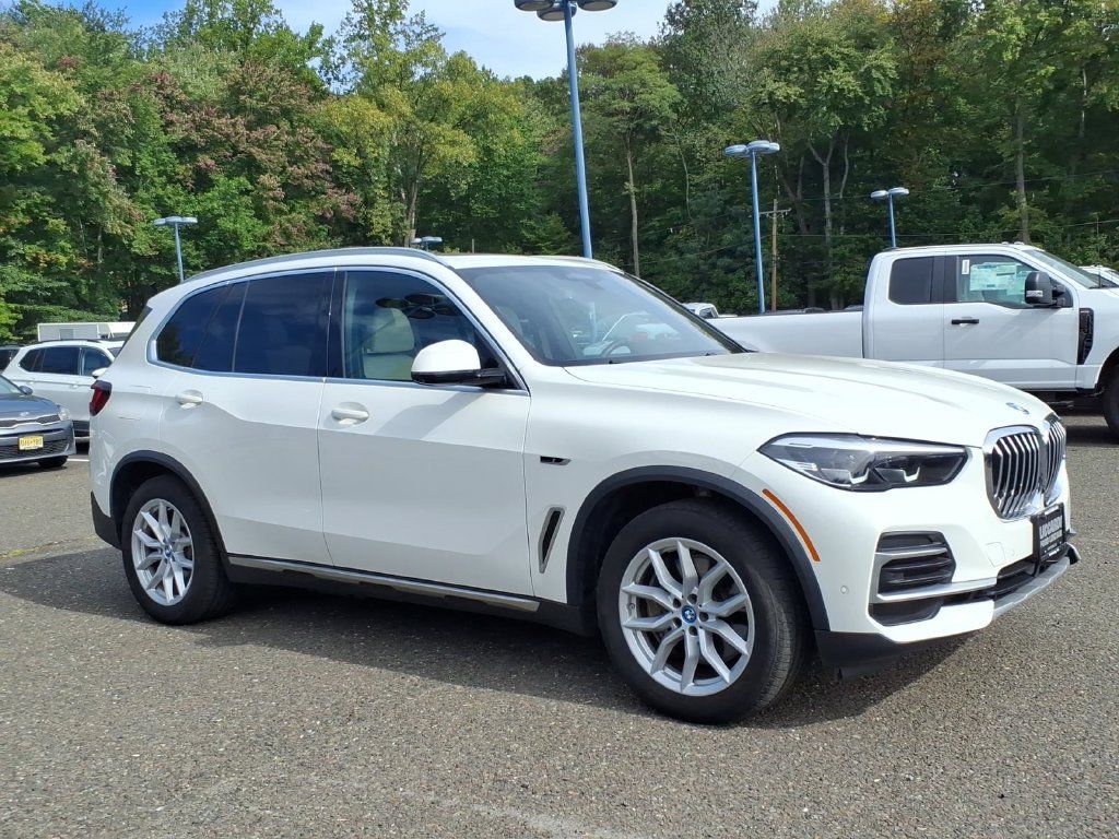 Used 2022 BMW X5 xDrive45e AWD/4WD image 1